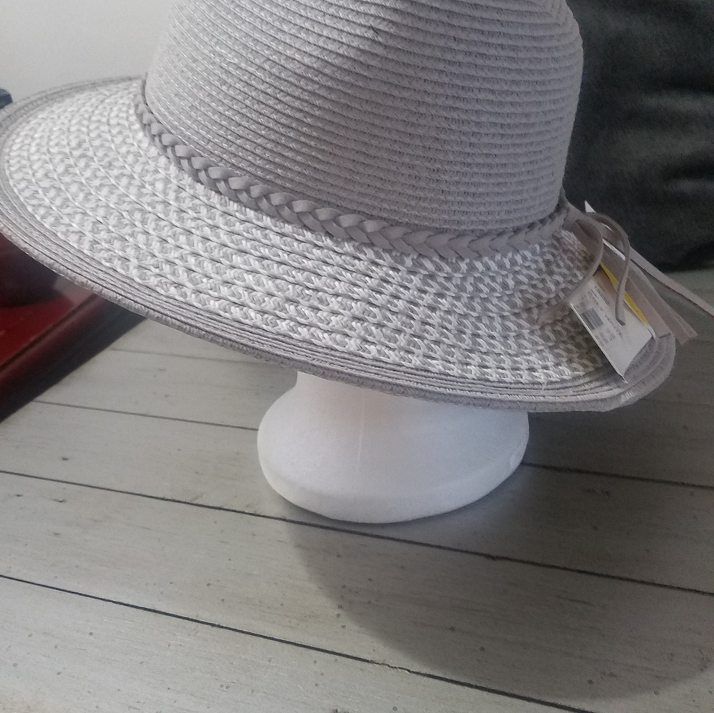 Hat - Picture 3 of 6